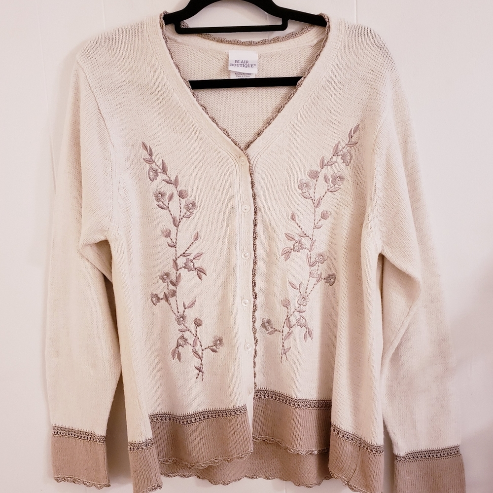 Vintage Blair Women Sweater Size Medium Ivory Tan Embroidery Vneck Button Front